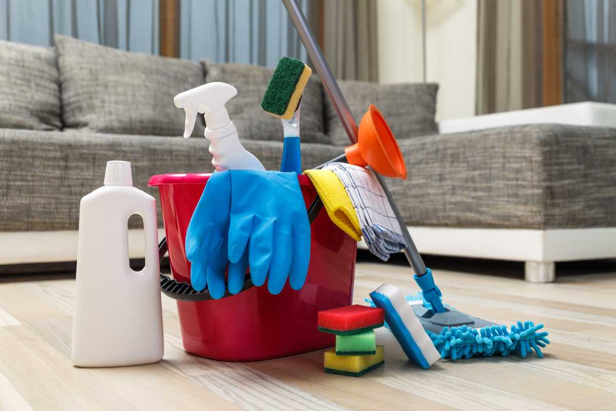 Need Cleaners? Here Are 7 Questions to Ask a Commercial Cleaning Company Hiring Them
