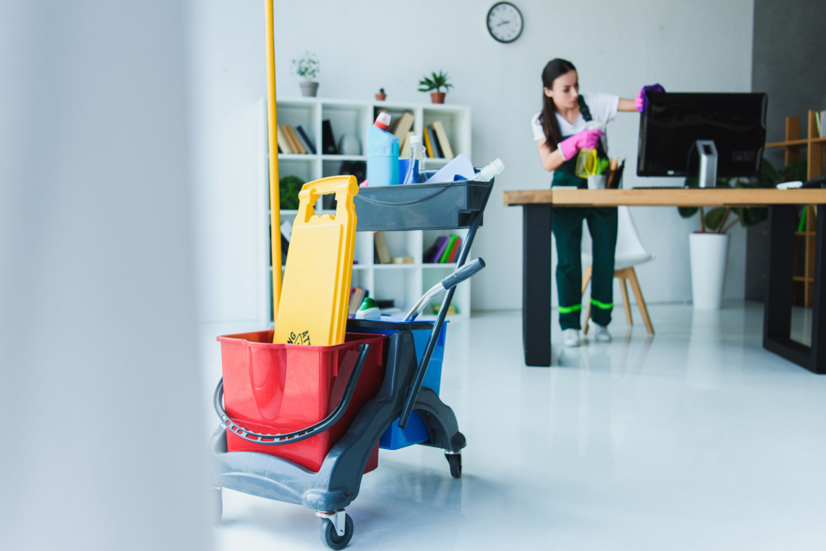 12 Smart Ways to Improve Workplace Hygiene and Employee Health